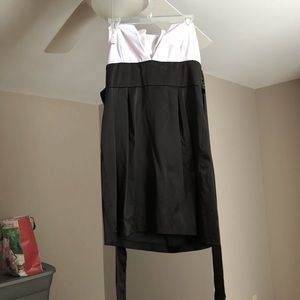 Strapless formal dress